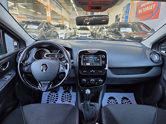 Renault Clio 17 of 17
