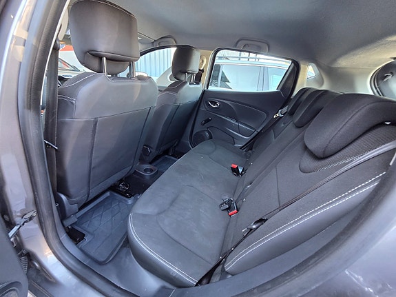 Renault Clio 10 of 17