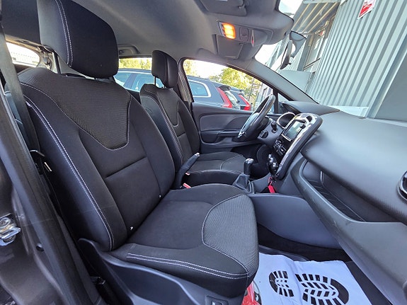Renault Clio 15 of 17