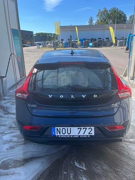 Volvo V40 4 of 14