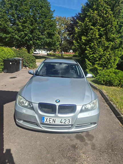 BMW 325i 2 of 9