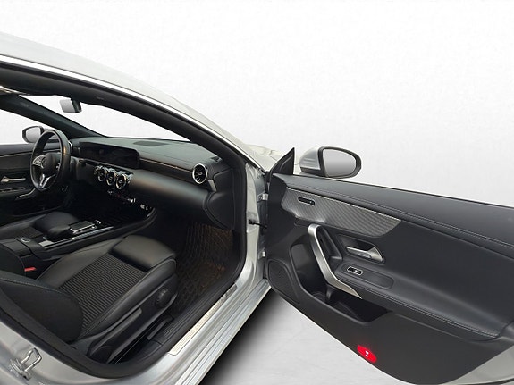 Mercedes-Benz CLA200 d 26 of 30