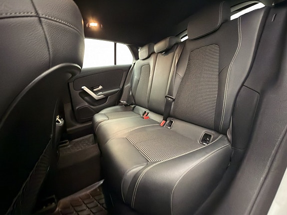 Mercedes-Benz CLA200 d 27 of 30