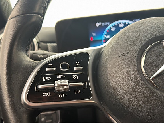 Mercedes-Benz CLA200 d 13 of 30