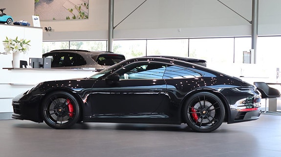Porsche 911 4 of 11