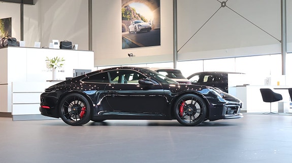 Porsche 911 3 of 11
