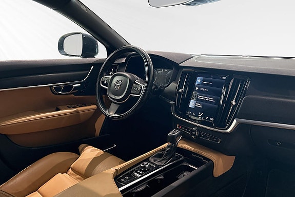 Volvo V90 Cross Country 10 of 24
