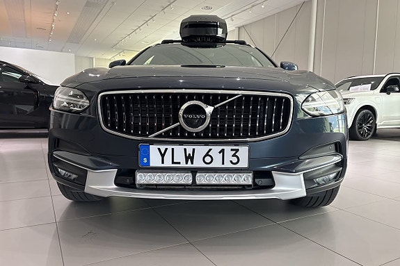Volvo V90 Cross Country 12 of 24