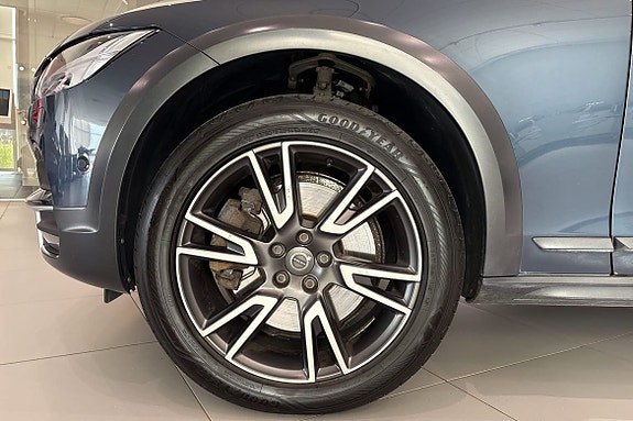 Volvo V90 Cross Country 13 of 24