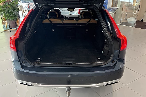 Volvo V90 Cross Country 14 of 24