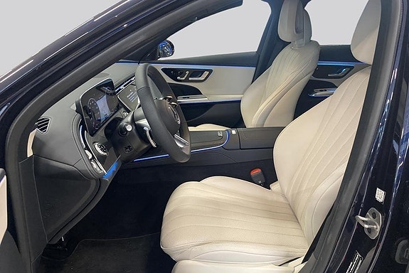 Mercedes-Benz E300 de 8 of 16