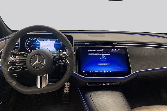 Mercedes-Benz E300 de 7 of 16
