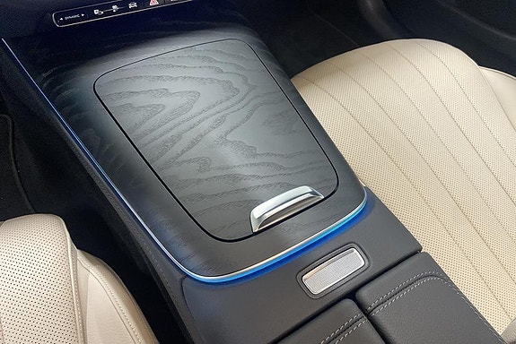 Mercedes-Benz E300 de 12 of 16