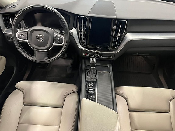 Volvo XC60 5 of 24