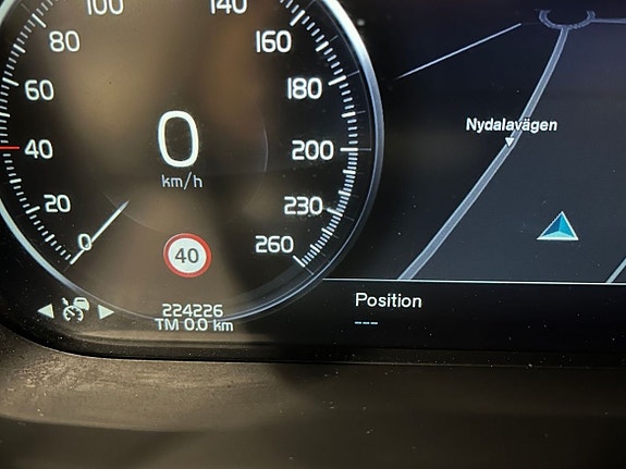 Volvo XC60 15 of 24