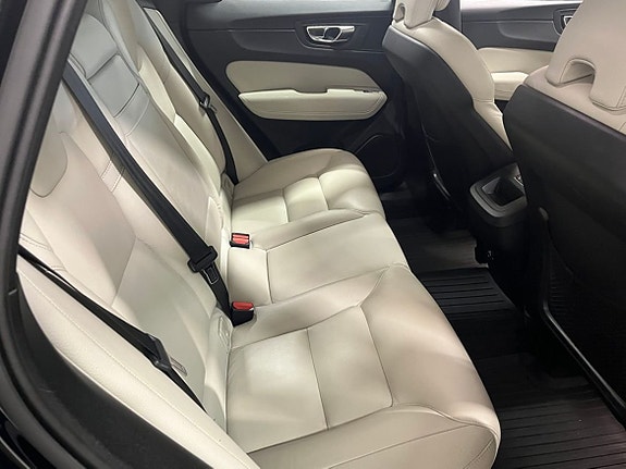 Volvo XC60 8 of 24