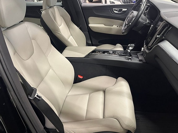 Volvo XC60 7 of 24