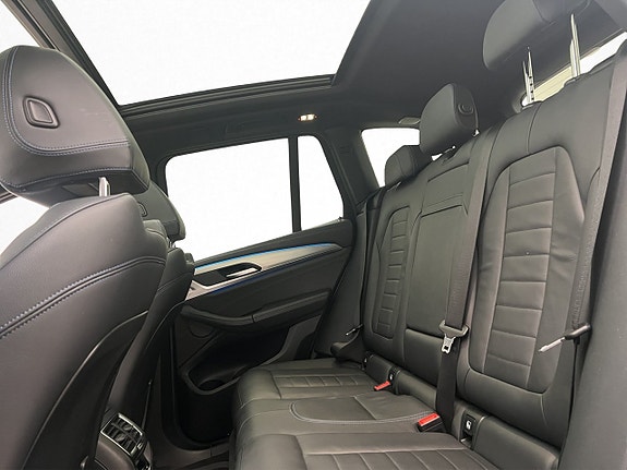 BMW X3 21 of 30