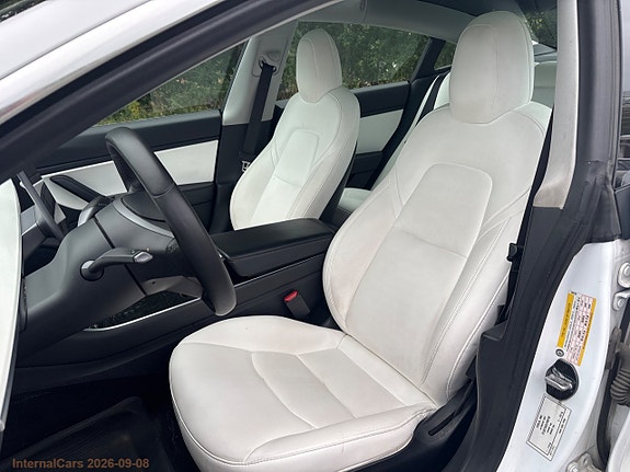 Tesla Model 3 19 of 25