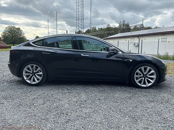 Tesla Model 3 4 of 25
