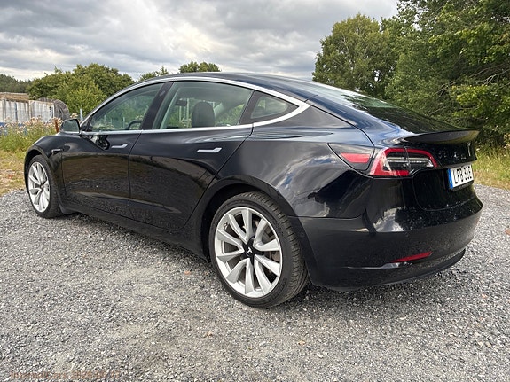 Tesla Model 3 7 of 25