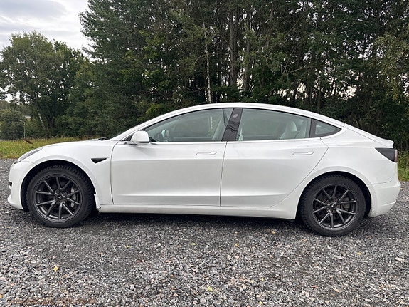 Tesla Model 3 8 of 25