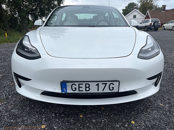 Tesla Model 3 2 of 25