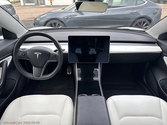 Tesla Model 3 16 of 25
