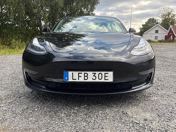 Tesla Model 3 2 of 25