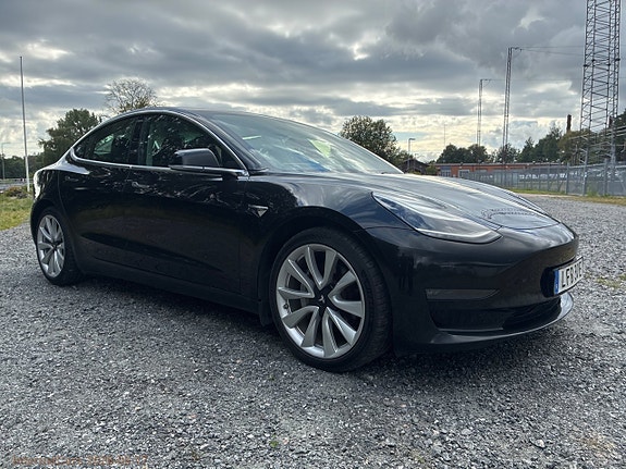 Tesla Model 3 3 of 25