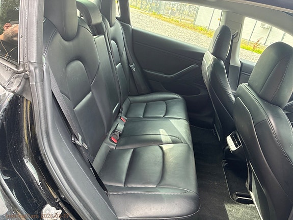 Tesla Model 3 21 of 25
