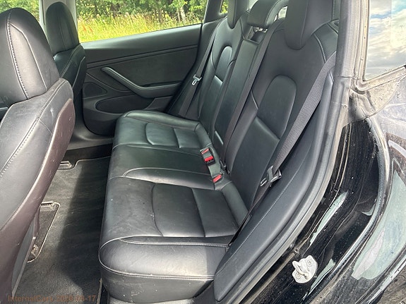 Tesla Model 3 20 of 25
