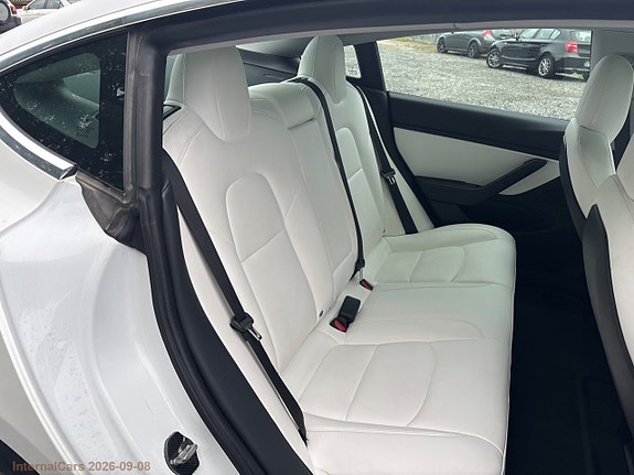 Tesla Model 3 22 of 25