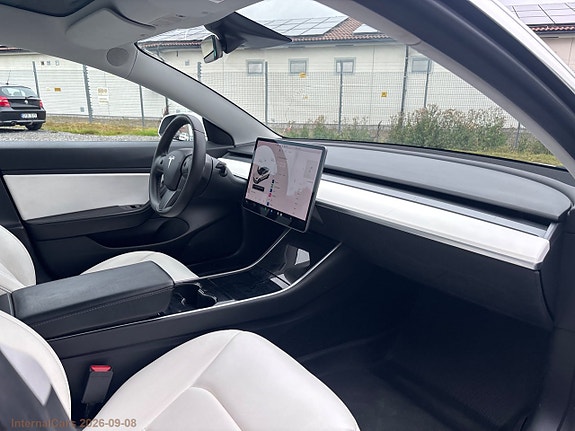 Tesla Model 3 18 of 25