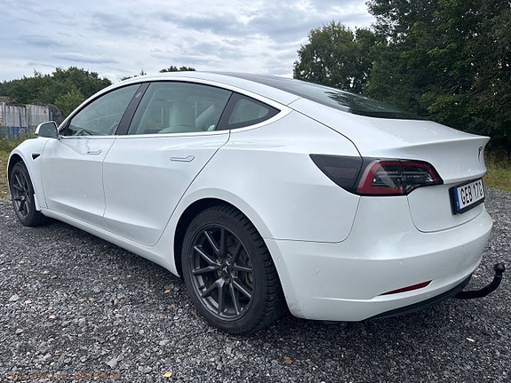 Tesla Model 3 7 of 25