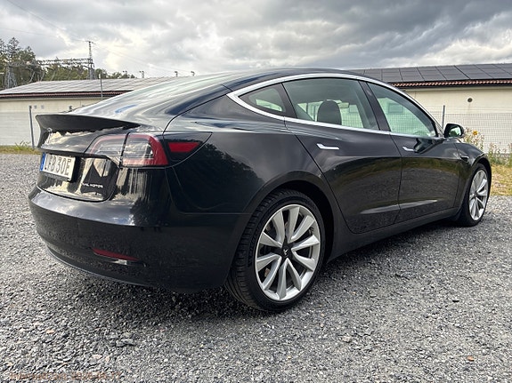 Tesla Model 3 5 of 25