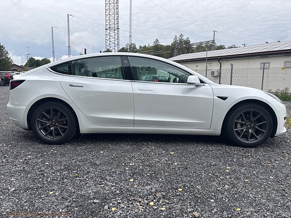 Tesla Model 3 4 of 25