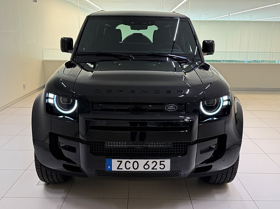 Land Rover Defender 110 2 of 26