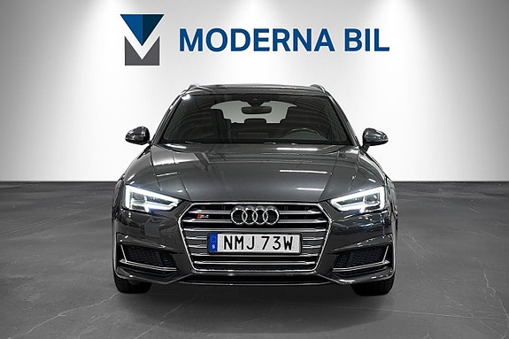 Audi S4 9 of 26