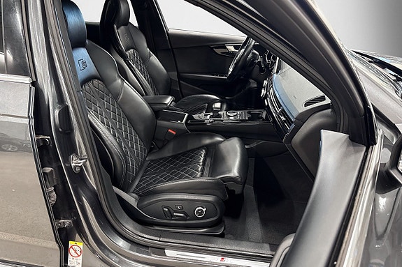 Audi S4 11 of 26