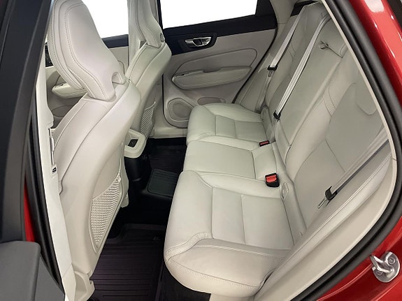 Volvo XC60 15 of 27