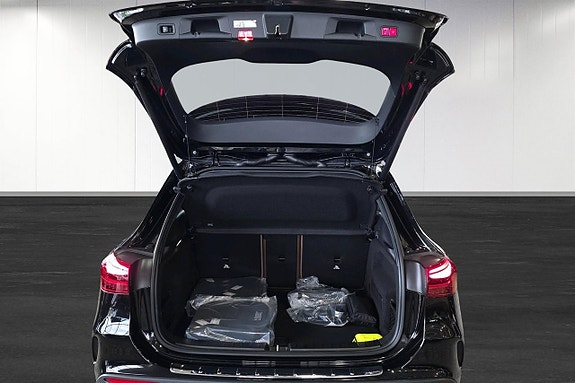 Mercedes-Benz GLA250 e 12 of 13
