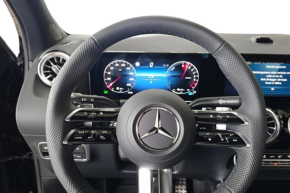 Mercedes-Benz GLA250 e 7 of 13