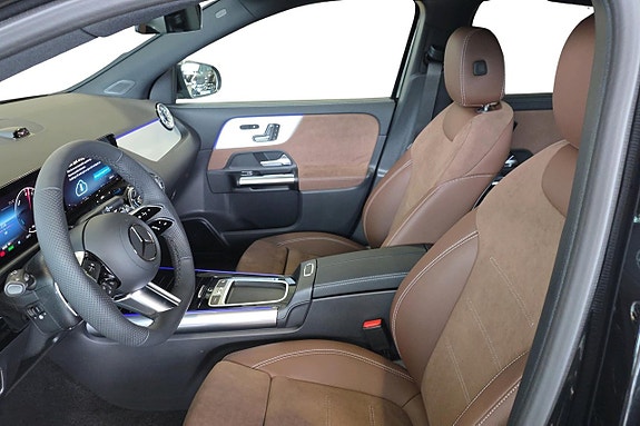 Mercedes-Benz GLA250 e 11 of 13