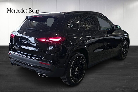 Mercedes-Benz GLA250 e 4 of 13