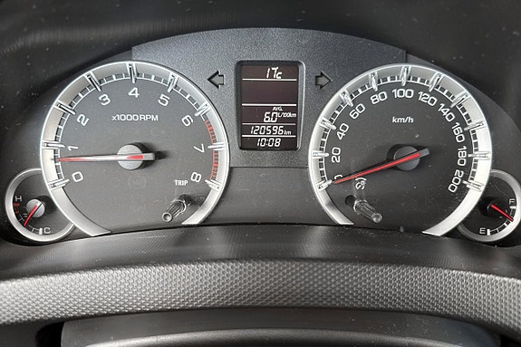 Suzuki Swift 11 of 12