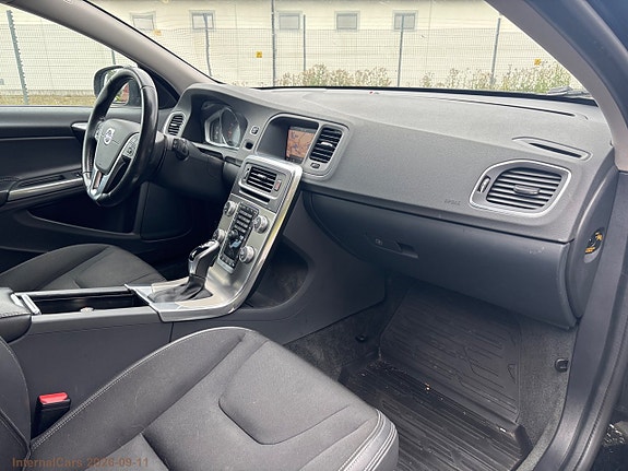 Volvo V60 16 of 25