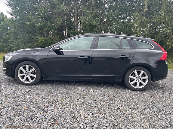 Volvo V60 8 of 25