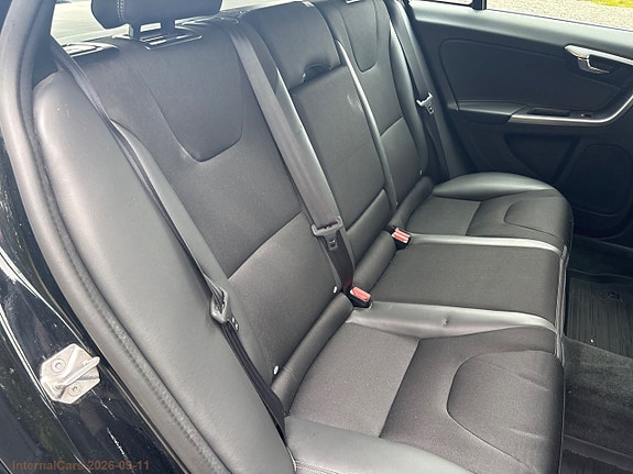 Volvo V60 20 of 25