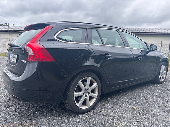 Volvo V60 5 of 25